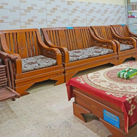 Putih Mulia Homestay Syariah Lumajang Exterior foto